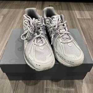 NIB NEW BALANCE 1906R Running Shoes Sneakers Men 9 / Women 10.5